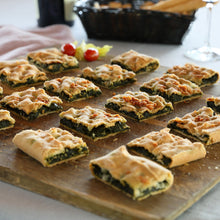 Carica l'immagine nel visualizzatore di Gallery, Erbazzone Classico Reggiano