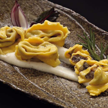 Carica l'immagine nel visualizzatore di Gallery, Cappellettoni al Radicchio