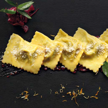 Carica l'immagine nel visualizzatore di Gallery, Tortelli alla Salsiccia e Lambrusco