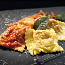 Carica l'immagine nel visualizzatore di Gallery, Tortelli di Zucca "Violina"