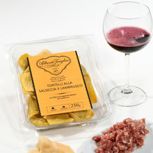 Carica l&#39;immagine nel visualizzatore di Gallery, Tortelli alla Salsiccia e Lambrusco
