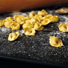 Carica l&#39;immagine nel visualizzatore di Gallery, Cappelletti da Brodo
