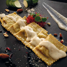 Carica l&#39;immagine nel visualizzatore di Gallery, Tortelli Zucchine e Mandorle
